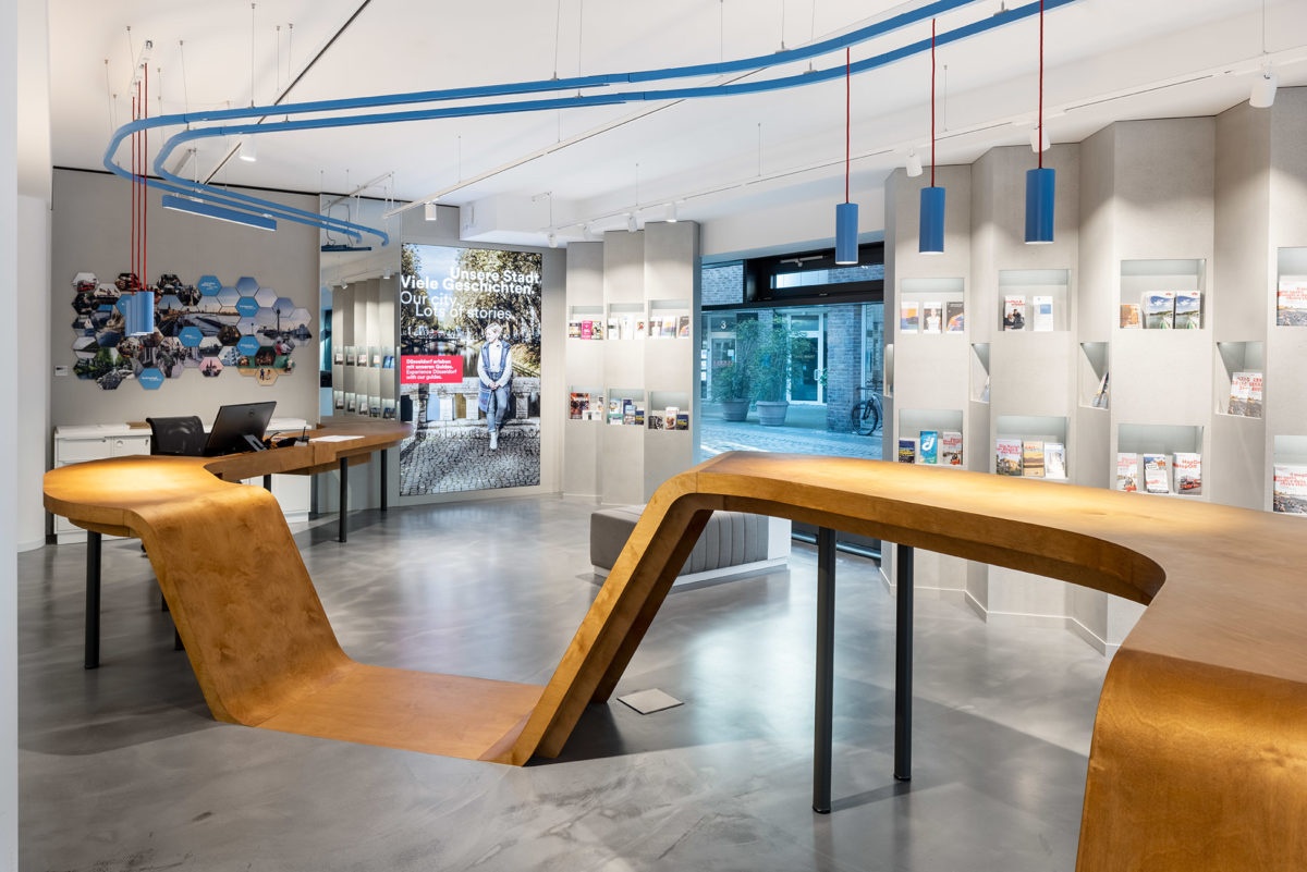Counter in der Touristinformation Düsselsorf