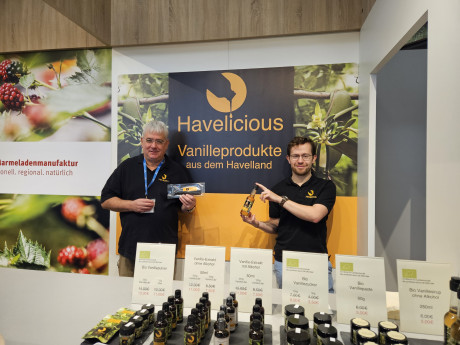 Gründer Vater James Phillips und Sohn Sören von Havelicious an ihrem Stand auf der grünen Woche