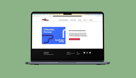 Bild von der Homepage des Eventtheaters mit dem Hinweis offizieller Partner