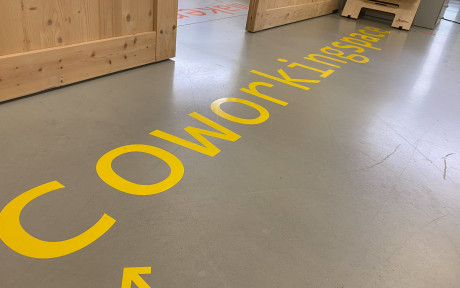 Ausschilderung Coworking im Gewerbehof Luckenwalde, Fläming