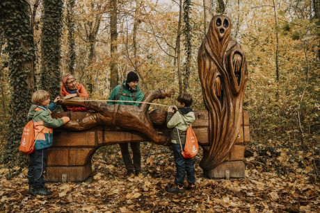 Foto von Kindern, die Herrn Fabian nutzen