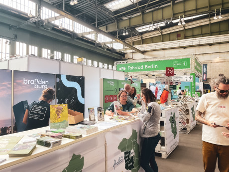 Messestand VeloBerlin 2024 des Netzwerkes Natur-Aktiv