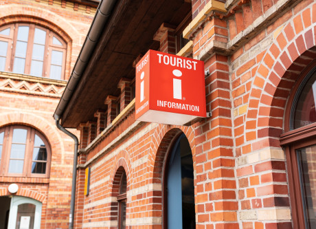 Touristinformation Königs Wusterhausen rotes i