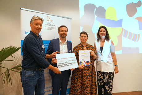 Übergabe des Inklusionspreises an den Brandenburger Museumsverband