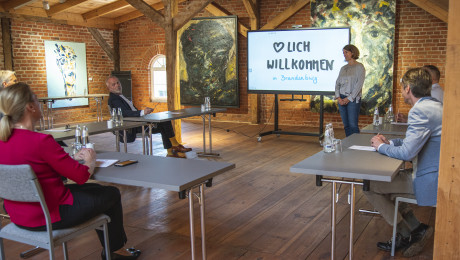 Meetingsituation in Brandenburg