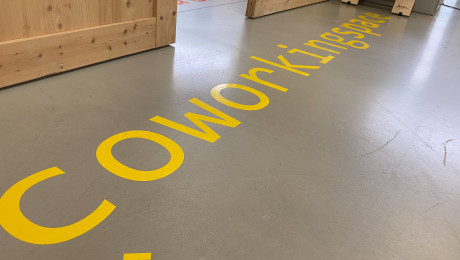 Ausschilderung Coworking im Gewerbehof Luckenwalde, Fläming