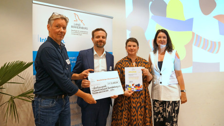 Übergabe des Inklusionspreises an den Brandenburger Museumsverband